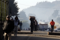 Habitantes de Mitziton en el municipio de San Cristóbal de las Casas, continúan protestando por la detención del líder indígena  Manuel Heredia manteniendo cerrada la carretera hacia Comitán