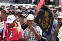Viernes 6 de marzo del 2015. Tuxtla Gutiérrez. La Organización OCEZ CNPA MLN realiza movilizaciones bloqueando la carretera de San Cristóbal de las Casas y en Tuxtla donde manifiestan la formación de un nuevo constituyente mexicano