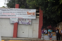 Martes 8 de octubre del 2013. El movimiento magisterial suma la toma de escuelas en diferentes partes del estado con lo que esta mañana permanecen cerrados los Cetis, Cobach y Conalep en varios municipios de la entidad