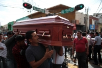 Domingo 20 de enero del 2019. Tuxtla Gutiérrez. Militantes de la Mocri Cnpa Mn y de diferentes organizaciones realizan un mitin de protesta esta mañana junto a los cuerpos de los lideres Noé Pablo y José Santiago asesinados en Amatán en días pasados.