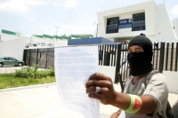 Militantes del MOCRI en Chiapas, marchan por las avenidas de sur de Tuxtla Gutiérrez hasta las instalaciones de la PGR para exigir justicia en el caso de los hechos violentos de la colonia Emiliano Zapata en los meses anteriores.