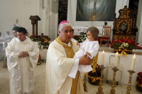 Tuxtla Gutiérrez, 3 de enero. Monseñor Rogelio Cabrera, Arzobispo de Tuxtla, celebra este domingo la epifanía y en su homilía ratifica su mensaje de año nuevo dirigido a la sociedad chiapaneca.