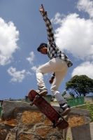 Los jóvenes Skatos disfrutan del nuevo parque Enoc Cancino Casaonda el cual es inaugurado esta mañana en el oriente norte de esta ciudad. Este parque cuenta con varias pistas para practicar jockey sobre ruedas y saltos en rampas donde se realizaran compet Los jóvenes Skatos disfrutan del nuevo parque Enoc Cancino Casaonda el cual es inaugurado esta mañana en el oriente norte de esta ciudad. Este parque cuenta con varias pistas para practicar jockey sobre ruedas y saltos en rampas donde se realizaran compet