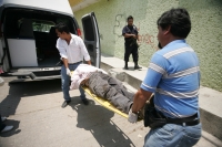 Una persona fallecida fue reportada a las autoridades policíacas este medio día por los vecinos de la 5ª norte privada y 15 oriente. Según los vecinos este sujeto bebía constamente en las cercanías y al parecer fue atropellado por un camión de transportac