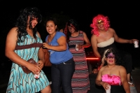Domingo 1 de noviembre del 2015. Tuxtla Gutiérrez. Los Jóvenes de la comunidad Copoya bailan y gritan en las calles de esta localidad ubicada en las cercanías de la capital del estado de Chiapas intentando despertar a los muertos en lo que llaman la Danza