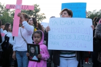 Miércoles 17 de enero del 2018. Tuxtla Gutiérrez. La muerte de la joven Gloria Castellanos Balcazar hace unos dí­as agrupa esta tarde a las familias tuxtlecas quienes marchan por la Avenida Central de la capital del estado de Chiapas.
