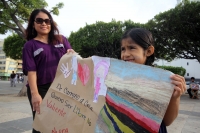 Miércoles 19 de octubre del 2016. Tuxtla Gutiérrez. Grupos feministas se manifiestan esta tarde dentro de las actividades del Paro Nacional de Mujeres buscando justicia para las víctimas de transfeminicidios y feminicidios en México