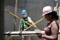 Jueves 6 de septiembre del 2018. Chiapa de Corzo. Las vecinas del Barrio Santa Elena reciben capacitación para trabajar en la albañilerí­a en casas afectadas durante el fuerte temblor del 7 de septiembre del 2017 esta localidad ubicada en la ribera del 