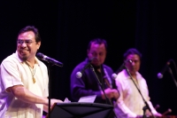 Lunes 25 de abril del 2016. Tuxtla Gutiérrez. Na´rimbo, grupo musical contemporáneo de Chiapas saluda al pueblo de Ecuador durante el concierto inaugural de VII Congreso Latino Americano de Escuelas de Música que se realiza en las instalaciones de la Univ