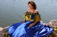 Viernes 10 de enero del 2014. Chiapa de Corzo. La Chiapaneca. Las bellas mujeres de Chiapa de Corzo visten con coquetería y pundonor el que es considerado uno de los trajes tradicionales más bellos de México.