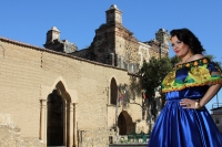 Viernes 10 de enero del 2014. Chiapa de Corzo. La Chiapaneca. Las bellas mujeres de Chiapa de Corzo visten con coquetería y pundonor el que es considerado uno de los trajes tradicionales más bellos de México.