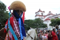 Martes 8 de agosto del 2017. Chiapa de Corzo. Los Alférez y Naguares recorren las calles para encontrarse en el Camposanto de Santo Domingo donde realizan la representación de las batallas chiapacorceñas en honor al Santo Patrón de esta comunidad de la Ri
