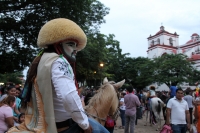 Martes 8 de agosto del 2017. Chiapa de Corzo. Los Alférez y Naguares recorren las calles para encontrarse en el Camposanto de Santo Domingo donde realizan la representación de las batallas chiapacorceñas en honor al Santo Patrón de esta comunidad de la Ri
