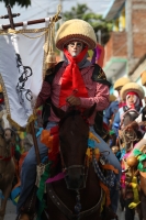 Sábado 8 de agosto del 2015. Chiapa de Corzo. Los Alférez y Naguares recorren las calles de la comunidad ribereña y culminan en recorrido en la representación de las batallas y luchas de las comunidades indígenas de la depresión central de Chiapas durante