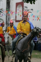 Lunes 9 de agosto, Chiapa de Corzo. Los Naguares y Alférez, recorren a caballo el antiguo camposanto de la ciudad de Chiapa de Corzo a un costado del convento de Chiapa de Corzo donde realizan este tradicional recorrido durante las celebraciones de Santo 