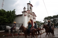 Jueves 8 de agosto del 2019. Chiapa de Corzo. El recorrido de Los Alférez y Naguares durante el recorrido durante las celebraciones patronales de Santo Domingo.
