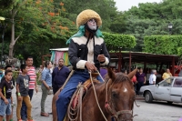 Lunes 8 de agosto del 2016. Chiapa de Corzo. Durante las celebraciones patronales de Santo Domingo se realiza el recorrido de Alférez y Naguares en el antiguo camposanto de la comunidad de Chiapa de Corzo quienes durante la tarde cabalgan en grupos golpea