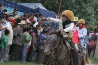 Lunes 9 de agosto, Chiapa de Corzo. Los Naguares y Alférez, recorren a caballo el antiguo camposanto de la ciudad de Chiapa de Corzo a un costado del convento de Chiapa de Corzo donde realizan este tradicional recorrido durante las celebraciones de Santo 
