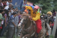 Lunes 9 de agosto, Chiapa de Corzo. Los Naguares y Alférez, recorren a caballo el antiguo camposanto de la ciudad de Chiapa de Corzo a un costado del convento de Chiapa de Corzo donde realizan este tradicional recorrido durante las celebraciones de Santo 