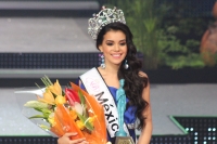 Sábado 2 de septiembre del 2012. Nuestra Belleza México Final. La representante del estado de Nuevo León, Cinthya Duke de 19 años de edad se corona esta noche como la representante de Nuestra Belleza México 2012.