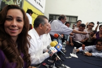 Maria Elena Orantes, esta mañana en conferencia de prensa con el senador Beltrones