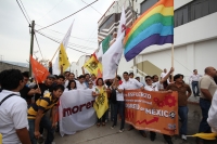 Sábado 19 de mayo del 2012. Tuxtla Gutiérrez, Chiapas. Andrés Manuel López Obrador, aspirante a la Presidencia de México en las próximas elecciones por las Izquierdas de México acompaña a MarÃa Elena Orantes a inscribirse como candidata a la gubernatura Sábado 19 de mayo del 2012. Tuxtla Gutiérrez, Chiapas. Andrés Manuel López Obrador, aspirante a la Presidencia de México en las próximas elecciones por las Izquierdas de México acompaña a MarÃa Elena Orantes a inscribirse como candidata a la gubernatura
