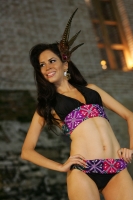 Presentación de las semifinalistas del concurso Nuestra Belleza 2010 en traje de baño y traje estilizado esta noche en la ciudad de Chiapa de Corzo.