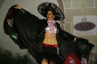 Presentación de las semifinalistas del concurso Nuestra Belleza 2010 en traje de baño y traje estilizado esta noche en la ciudad de Chiapa de Corzo.