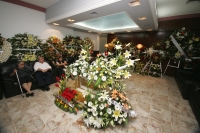 El cuerpo del poeta es velado en una funeraria del poniente de esta ciudad