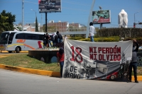 20240221. Tuxtla. Jóvenes normalistas bloquean el crucero de la glorieta de la 5ª Norte este medio dÃa en la capital de Chiapas. 20240221. Tuxtla. Jóvenes normalistas bloquean el crucero de la glorieta de la 5ª Norte este medio dÃa en la capital de Chiapas.