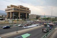 Jueves 4 de mayo del 2017. Tuxtla Gutiérrez. Estudiantes y familiares de los estudiantes detenidos durante las jornadas de resistencia social en las afueras de las instalaciones de la Fiscalia General de Justicia de Chiapas.