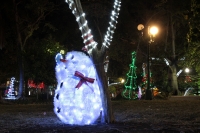 Sábado 16 de diciembre del 2017. Tuxtla Gutiérrez. El Parque de la Marimba se viste de luces y colores durante esta época decembrina Sábado 16 de diciembre del 2017. Tuxtla Gutiérrez. El Parque de la Marimba se viste de luces y colores durante esta época decembrina