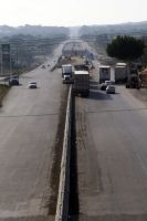 Miércoles 17 de noviembre. Con una inversión millonaria las obras de ampliación de la carretera panamericana y los distribuidores viales de la Pochota y de el crucero de Berriozabal se encuentran casi terminadas y se espera que sean inauguradas en las pró