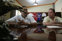Los dirigentes de la Organización Cultural de Chiapas, hablan sobre os operativos que se han realizado en las investigaciones de varias empresas en relación a la detención de varios miembros del grupo delictivo La Familia en Michoacán.