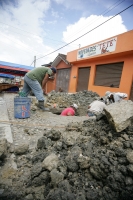 Martes 27 de julio. Ocosingo. Serias complicaciones ocuparon a los trabajadores de Obras públicas del municipio de Ocosingo durante la tarde este lunes y mañana de hoy al tratar de reparar las tuberías de aguas negras afectadas por las fuertes lluvias del