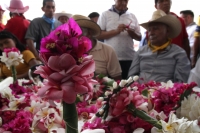 20230402. Suchiapa. ElaboraciÃ³n de Ramilletes rituales en las celebraciones de la Santa Cruz.