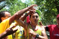 Domingo 25 de agosto del 2019. Tuxtla Gutiérrez. Don Oscar de los Santos corre por 24 horas seguidas durante su ejercicio de preparación en Parque Recreativo Caña Hueca
