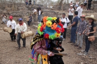 Domingo 20 de marzo del 2016. Ocosocuautla de Espinosa. Encuentro Zoque del Nuevo Sol. Los danzantes y músicos de la etnia Zoque de la depresión central del estado de Chiapas se reúnen este medio día en la zona arqueológica conocida como Cerro Ombligo con