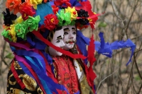Domingo 20 de marzo del 2016. Ocosocuautla de Espinosa. Encuentro Zoque del Nuevo Sol. Los danzantes y músicos de la etnia Zoque de la depresión central del estado de Chiapas se reúnen este medio día en la zona arqueológica conocida como Cerro Ombligo con