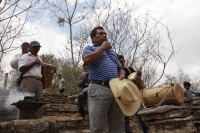 Domingo 20 de marzo del 2016. Ocosocuautla de Espinosa. Encuentro Zoque del Nuevo Sol. Los danzantes y músicos de la etnia Zoque de la depresión central del estado de Chiapas se reúnen este medio día en la zona arqueológica conocida como Cerro Ombligo con
