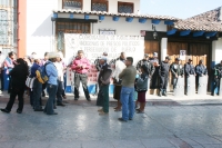 Miércoles 15 de diciembre. San Cristóbal de las Casas. Indígenas de Pueblo Nuevo Solistahuacan se manifiestan en las entradas del edificio del PNUD de la ONU de nueva cuenta exigiendo la liberación de los presos militantes de COCYP detenidos durante los o
