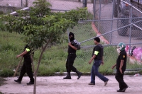 Operativo policíaco para recuperar el control del Penal El Amate en esta madrugada.