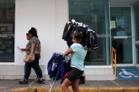 Martes 14 de abril del 2020. Tuxtla Gutiérrez. Inspectores municipales realizan el operativo sorpresa para evitar el ambulantaje en las calles de cercanas a los mercados del centro de la ciudad