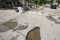 Lunes 16 de junio del 2014. Tuxtla Gutiérrez. Habitantes de las cercanías de la 13 oriente y Avenida Central hablan sobre las afectaciones sufridas durante 7 meses que las obras de reconstrucción fueran iniciadas con lo que comercios y casas habitación pe