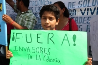 Martes 19 de noviembre del 2013. Tuxtla Gutiérrez. Habitantes del oriente de la ciudad exigen a las autoridades que les sean devueltos los predios y casas invadidas en las semanas pasadas en las cercanÃas del fraccionamiento Vida Mejor en esta ciudad. Martes 19 de noviembre del 2013. Tuxtla Gutiérrez. Habitantes del oriente de la ciudad exigen a las autoridades que les sean devueltos los predios y casas invadidas en las semanas pasadas en las cercanÃas del fraccionamiento Vida Mejor en esta ciudad.