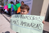 Martes 19 de noviembre del 2013. Tuxtla Gutiérrez. Habitantes del oriente de la ciudad exigen a las autoridades que les sean devueltos los predios y casas invadidas en las semanas pasadas en las cercanías del fraccionamiento Vida Mejor en esta ciudad.