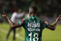 Sábado 10 de enero del 2015. Tuxtla Gutiérrez. Aspectos del partido entre Jaguares de Chiapas y Guadalajara, esta noche en el estadio Zoque de la capital del estado de Chiapas.