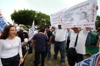 Viernes 24 de julio del 2015. Tuxtla Gutiérrez. Francisco Rojas Toledo, aspirante al ayuntamiento de la Capital del estado de Chiapas por el partido Acción Nacional durante la manifestación de esta tarde acompañado de perredistas y militantes de MORENA de