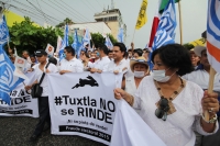 Viernes 24 de julio del 2015. Tuxtla Gutiérrez. Francisco Rojas Toledo, aspirante al ayuntamiento de la Capital del estado de Chiapas por el partido Acción Nacional durante la manifestación de esta tarde acompañado de perredistas y militantes de MORENA de Viernes 24 de julio del 2015. Tuxtla Gutiérrez. Francisco Rojas Toledo, aspirante al ayuntamiento de la Capital del estado de Chiapas por el partido Acción Nacional durante la manifestación de esta tarde acompañado de perredistas y militantes de MORENA de