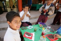Lunes 14 de febrero. Dentro de las actividades del Museo de Paleontología de Chiapas, los niños reciben la atención de los especialistas de quienes aprenden a observar y estudiar el entorno de este estado.